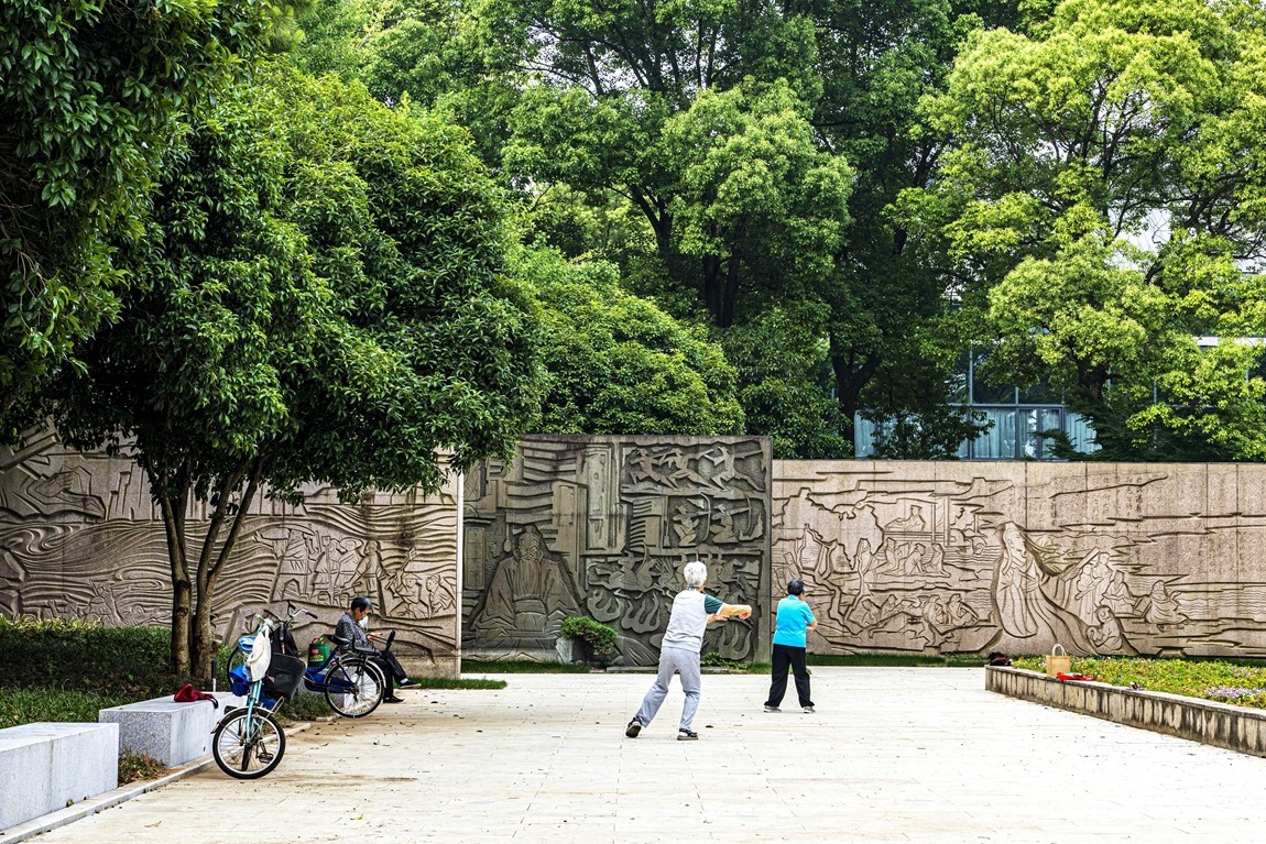 祝各位老朋友中秋佳节快乐！！江南行--【21】绍兴--古城随拍-秋瑾就义地-古轩亭口