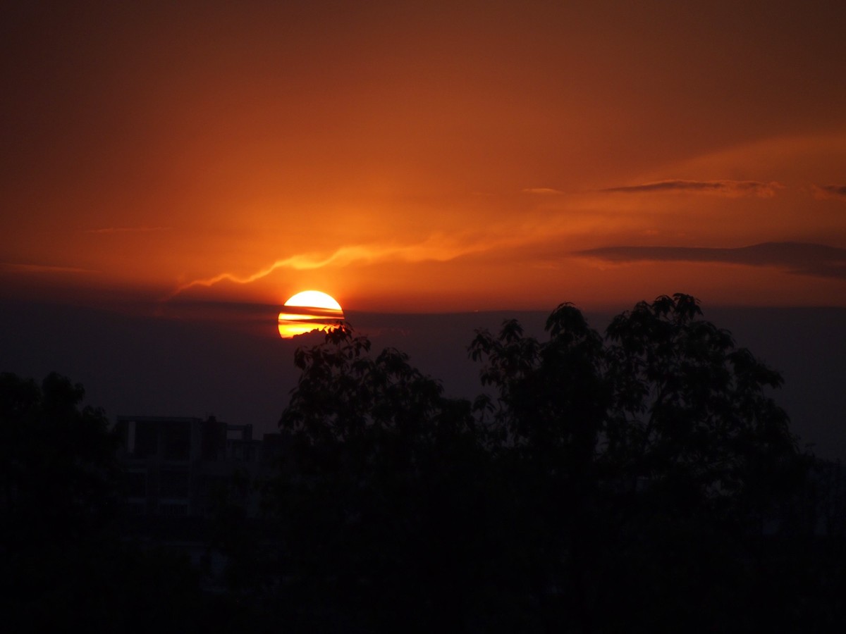 太阳回家咯（中）