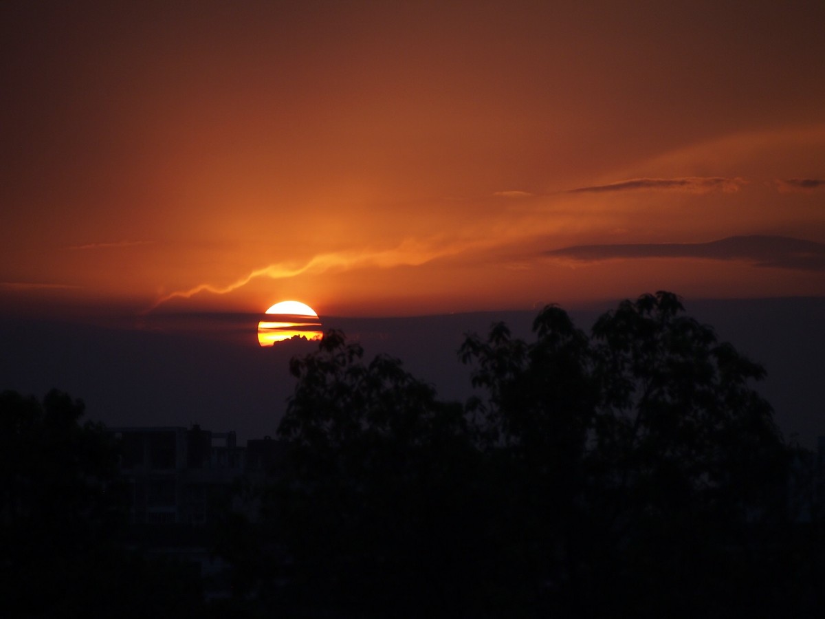 太阳回家咯（中）