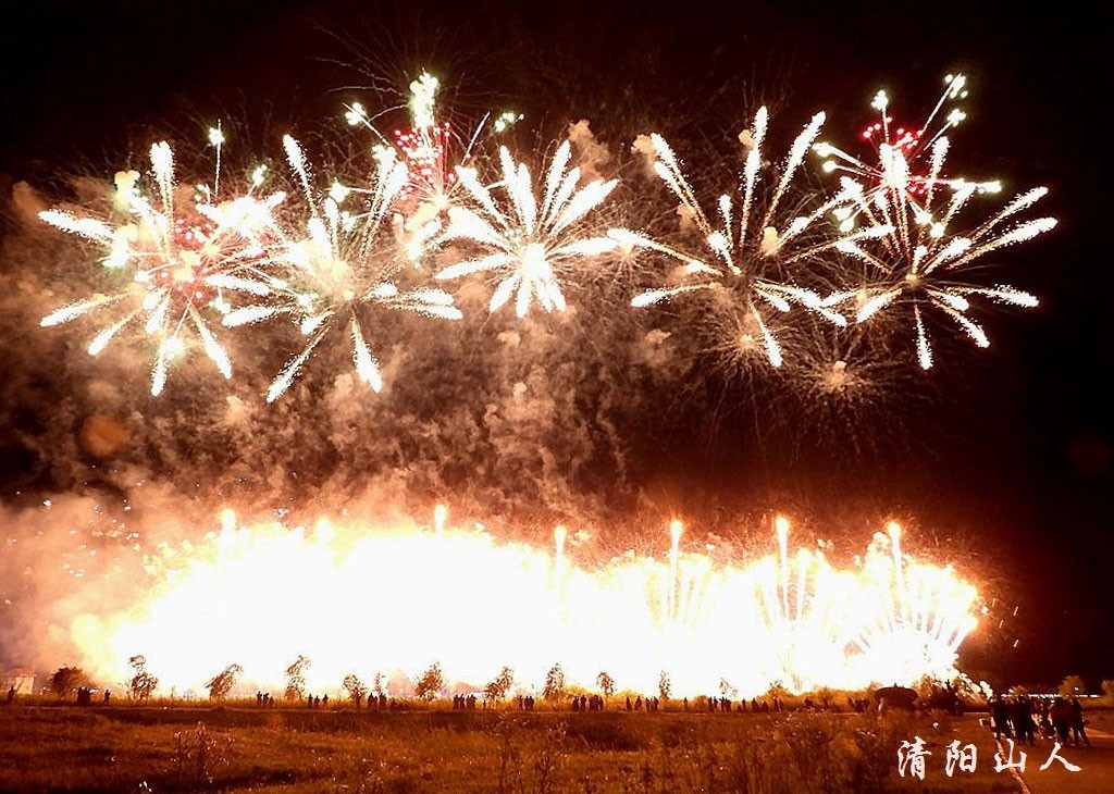 宝清县夜景{东湖烟花}清阳山人