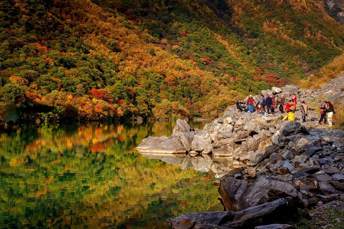 川西茂县：层林尽染松坪沟之上白腊海