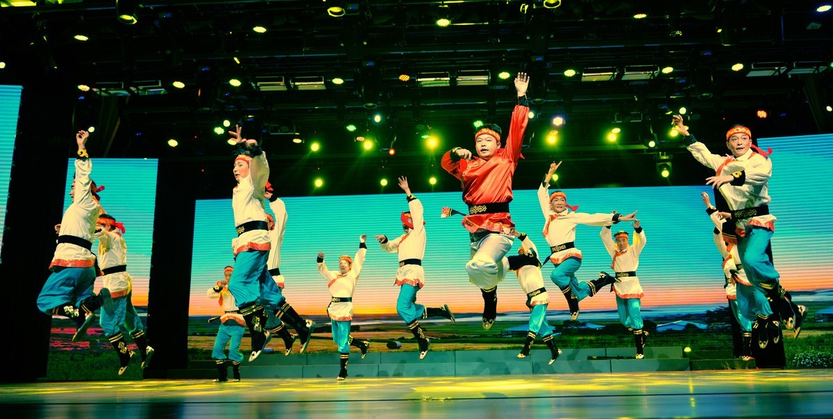 湖北省老年大学舞蹈团部分精彩演出