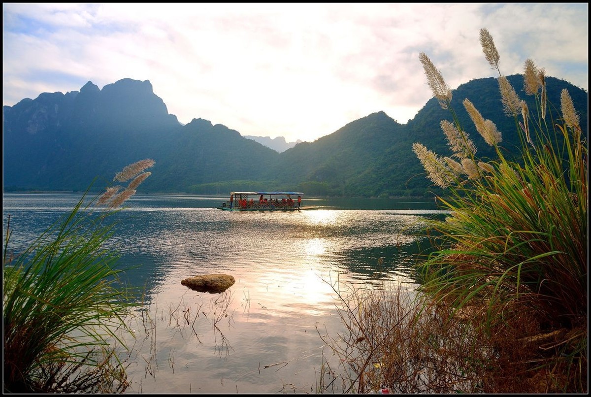 海南东方大广坝水库风光