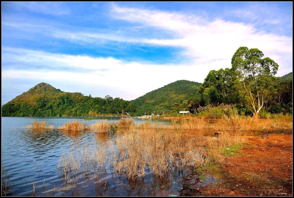 海南东方大广坝水库风光