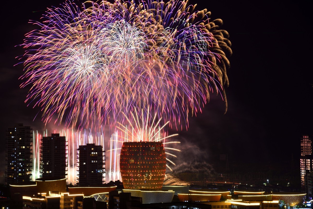 陶瓷谷之夜 （2）