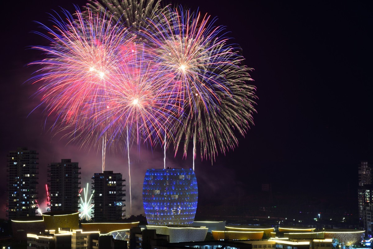 陶瓷谷之夜 （2）