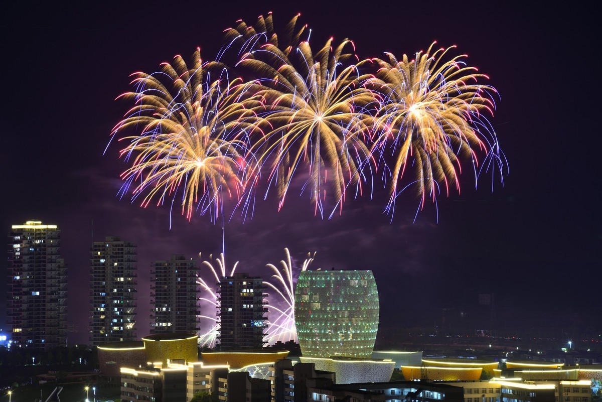 陶瓷谷之夜 （2）