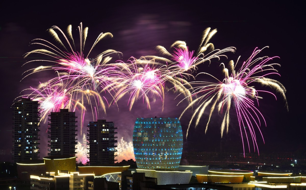 陶瓷谷之夜 （2）