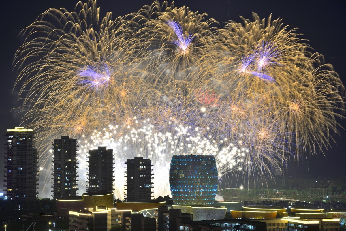 陶瓷谷之夜 （2）