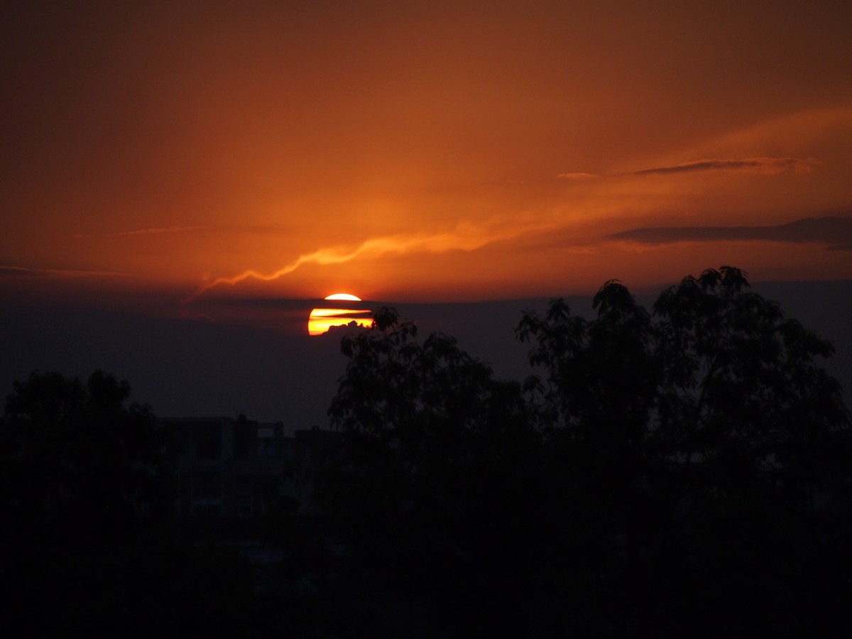 太阳回家咯（中）