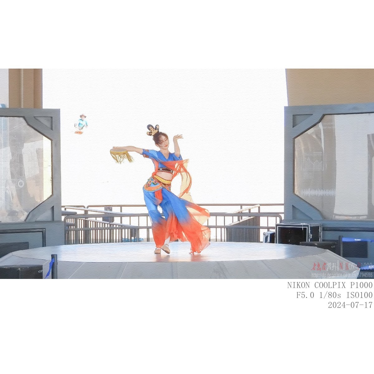 裙袂飞扬（宁夏沙坡头）