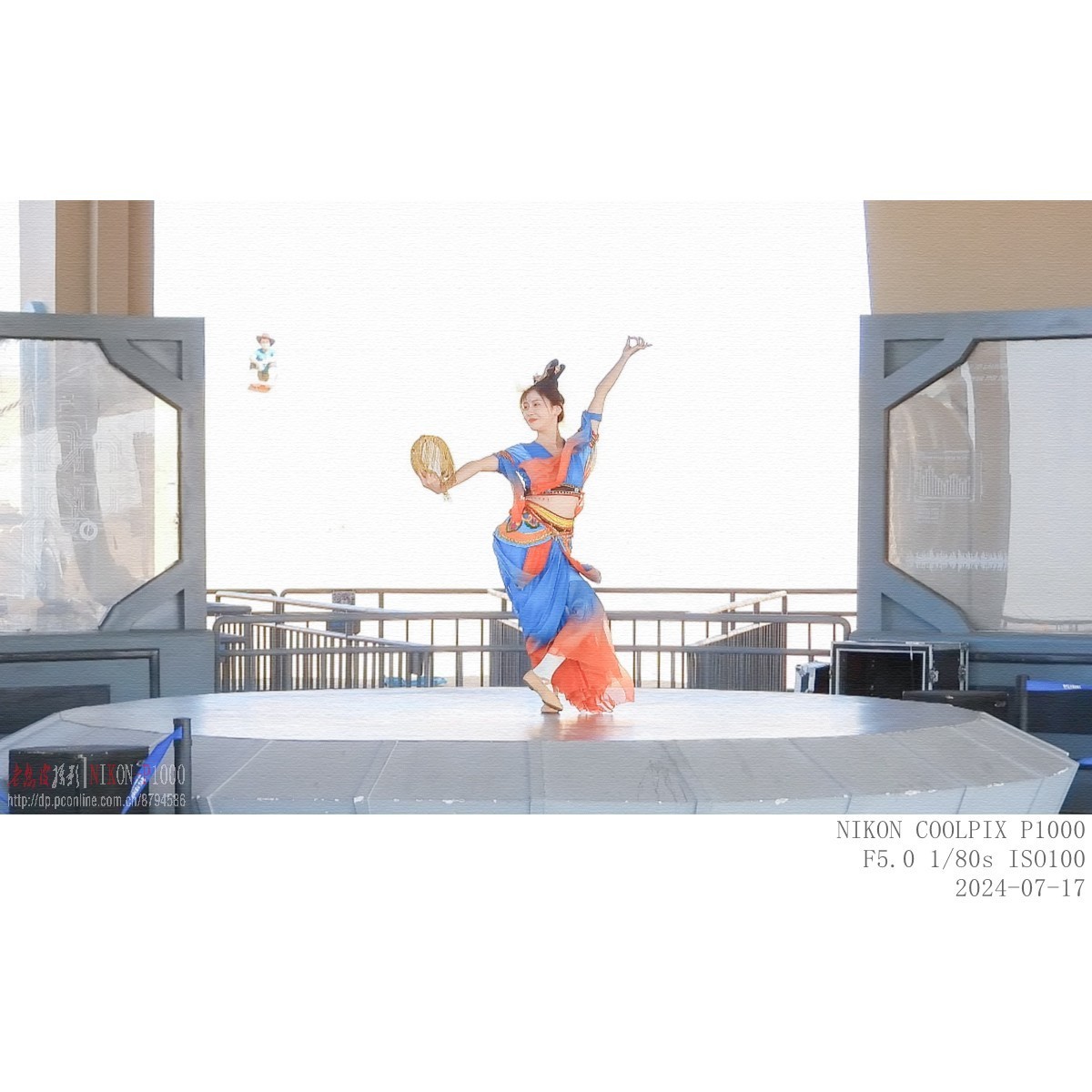 裙袂飞扬（宁夏沙坡头）