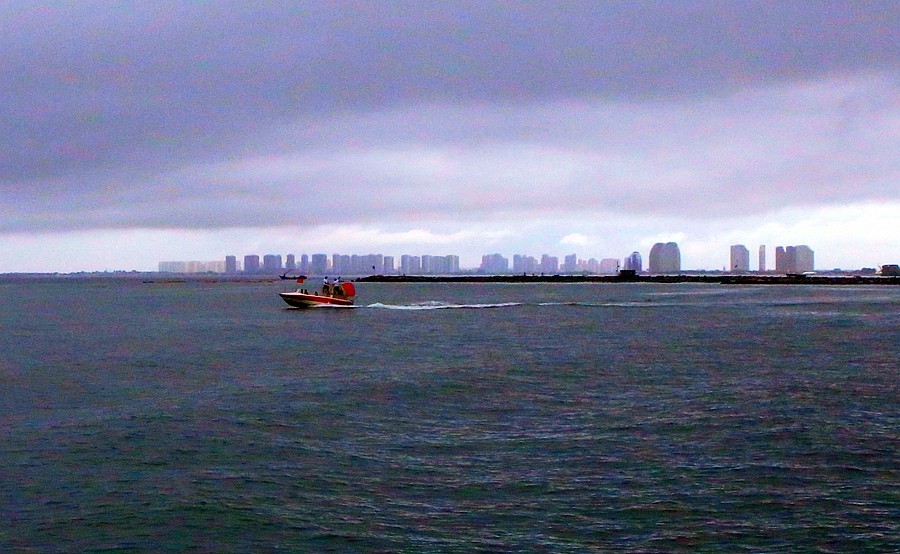 《不老松：纪实摄影》【大美河山系列报導】三游东戴河！ (29)阴云密布挡不住香水湾浴