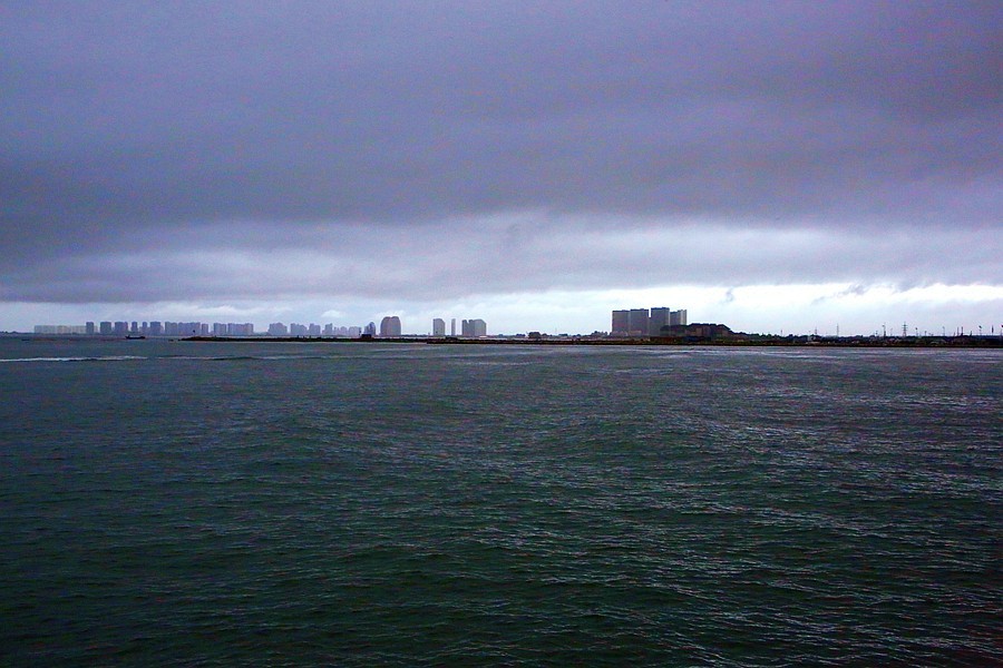 《不老松：纪实摄影》【大美河山系列报導】三游东戴河！ (29)阴云密布挡不住香水湾浴