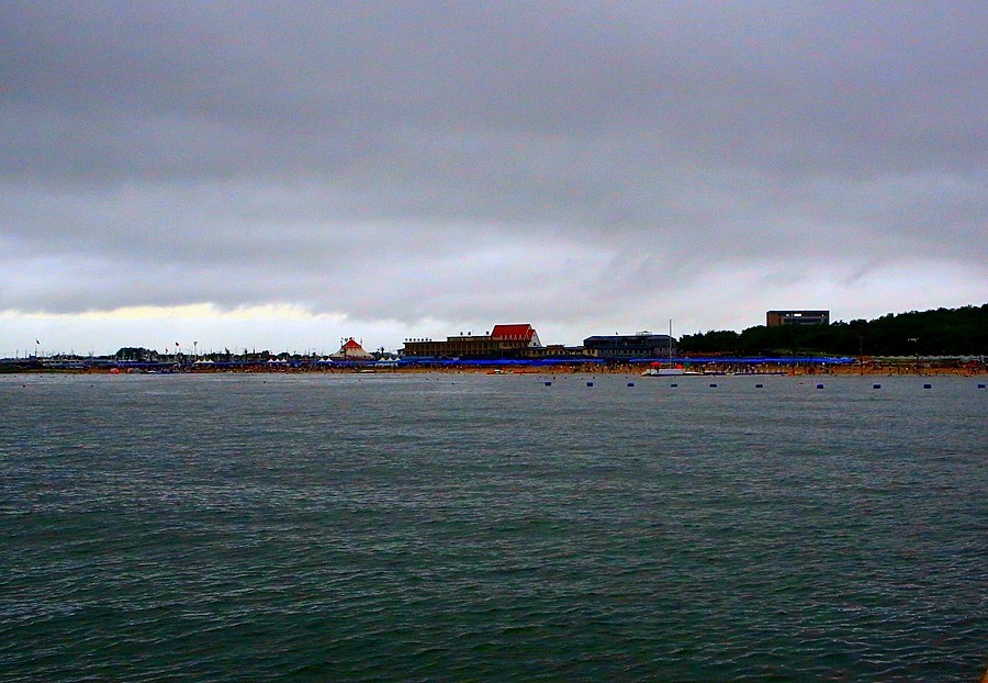 《不老松：纪实摄影》【大美河山系列报導】三游东戴河！ (29)阴云密布挡不住香水湾浴