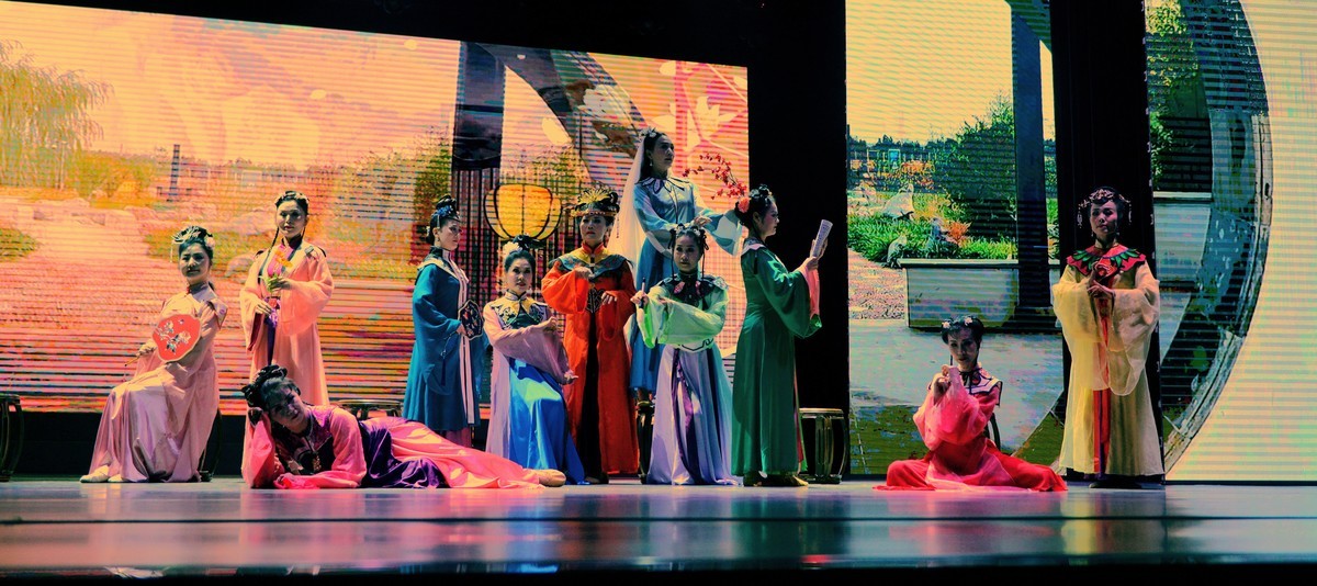 湖北省老年大学舞蹈团部分精彩演出