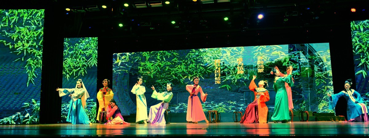 湖北省老年大学舞蹈团部分精彩演出