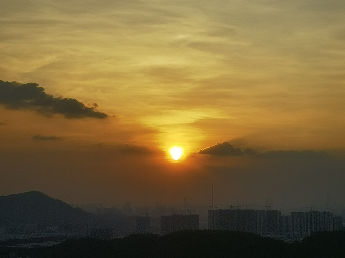 阳台夕阳之景