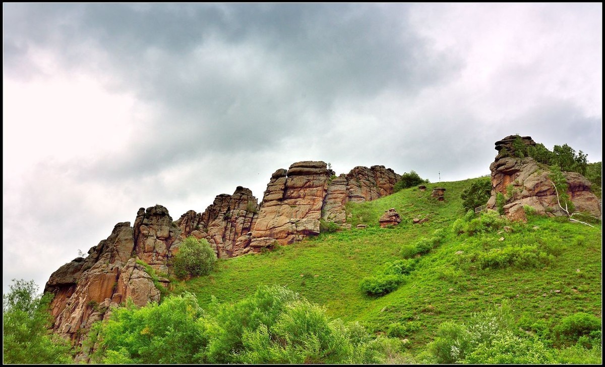 内蒙古巴林左旗的小风景区和阿尔山的玫瑰峰