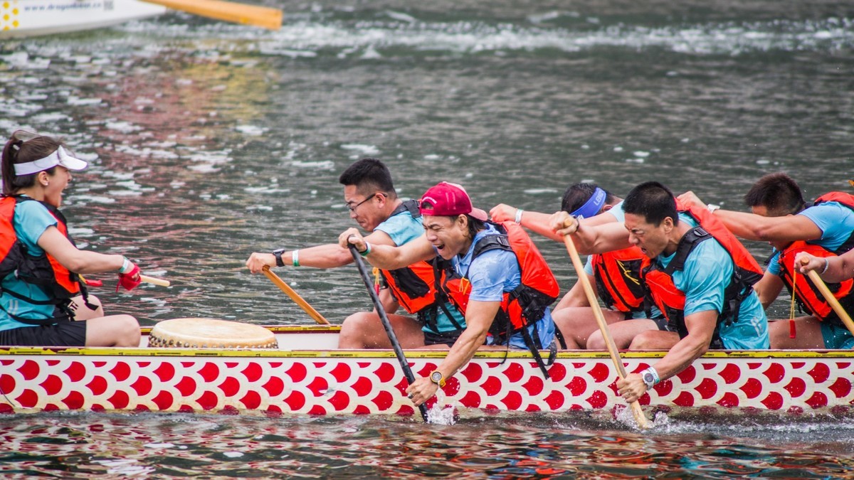 端 午 节 龙 舟 竞 技 （一）