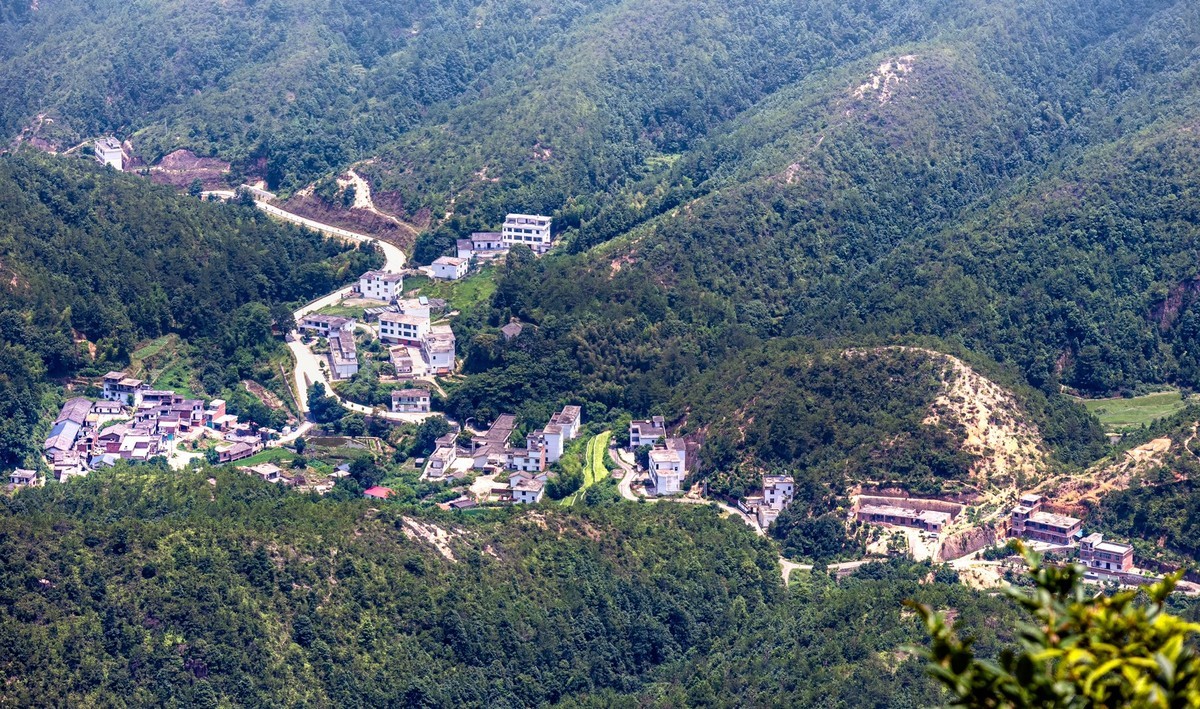 红色老区赣州峰山