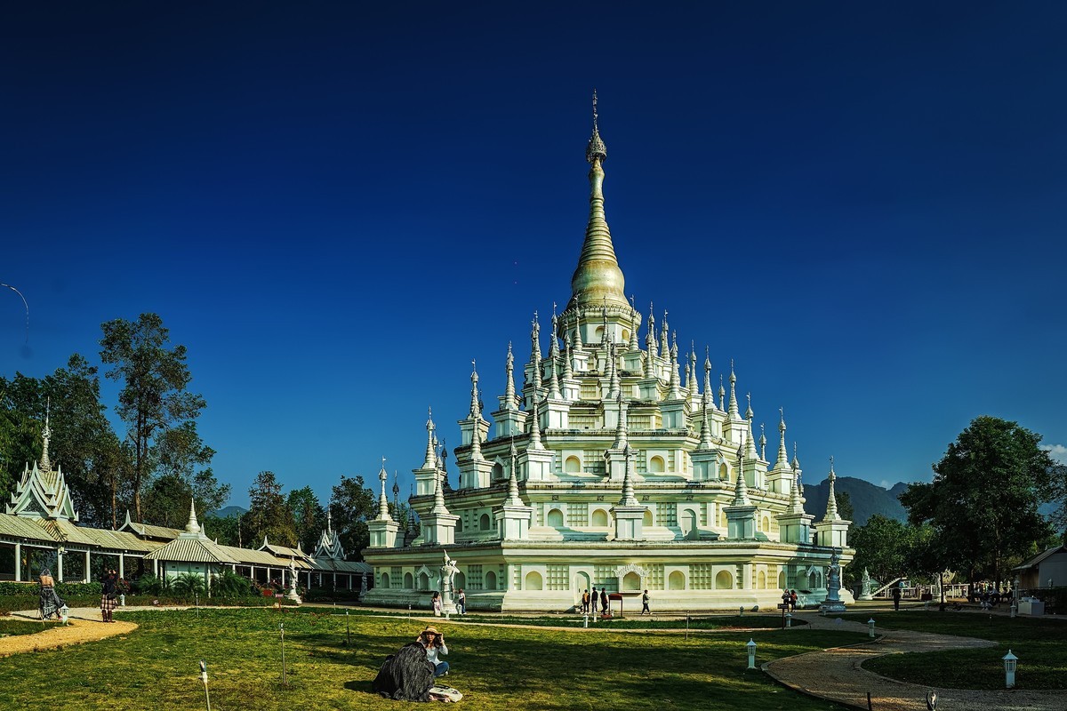 云南芒市勐焕大银塔