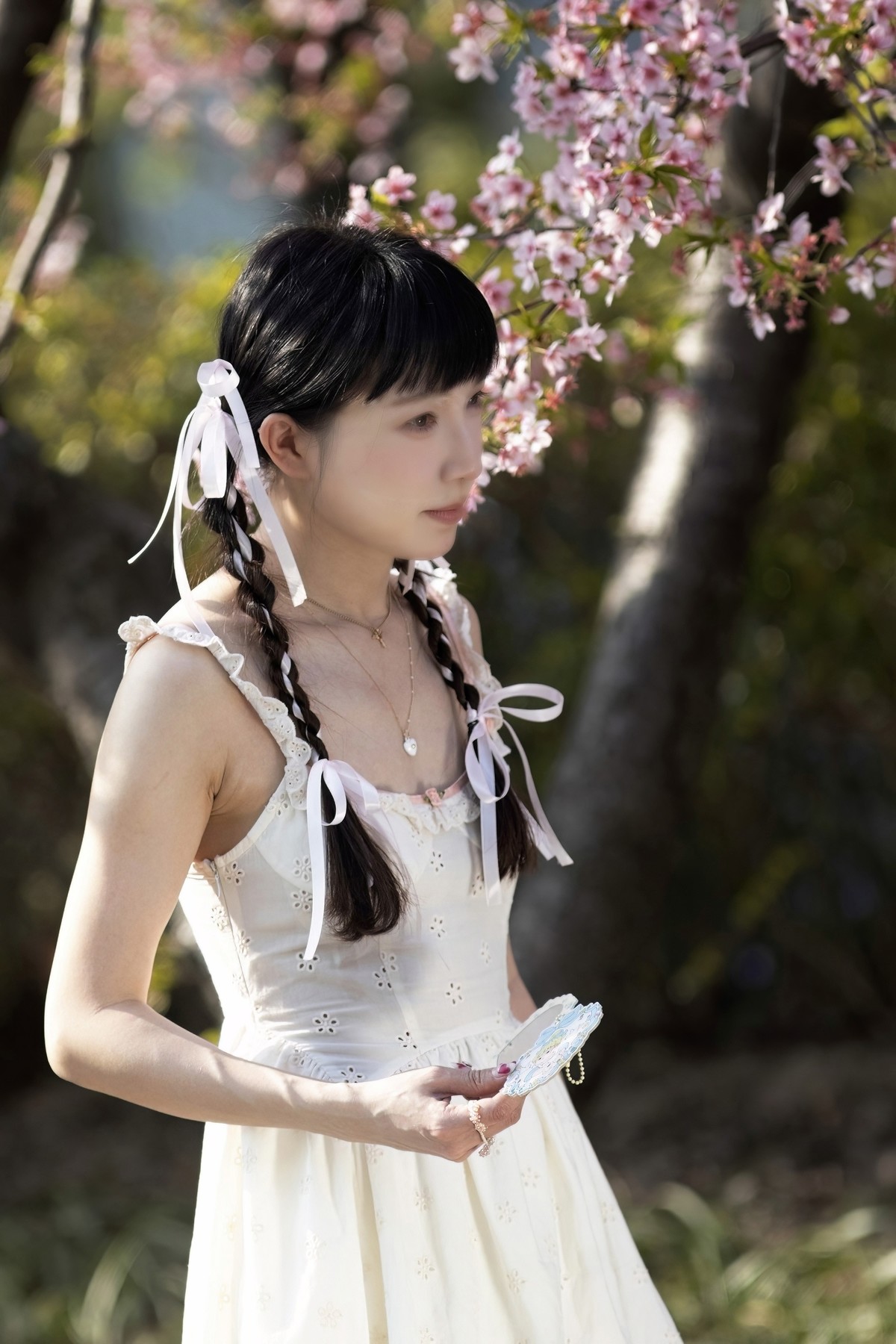 白吊带裙mm（试用 Topaz Photo AI）樱花树旁留个影系列03