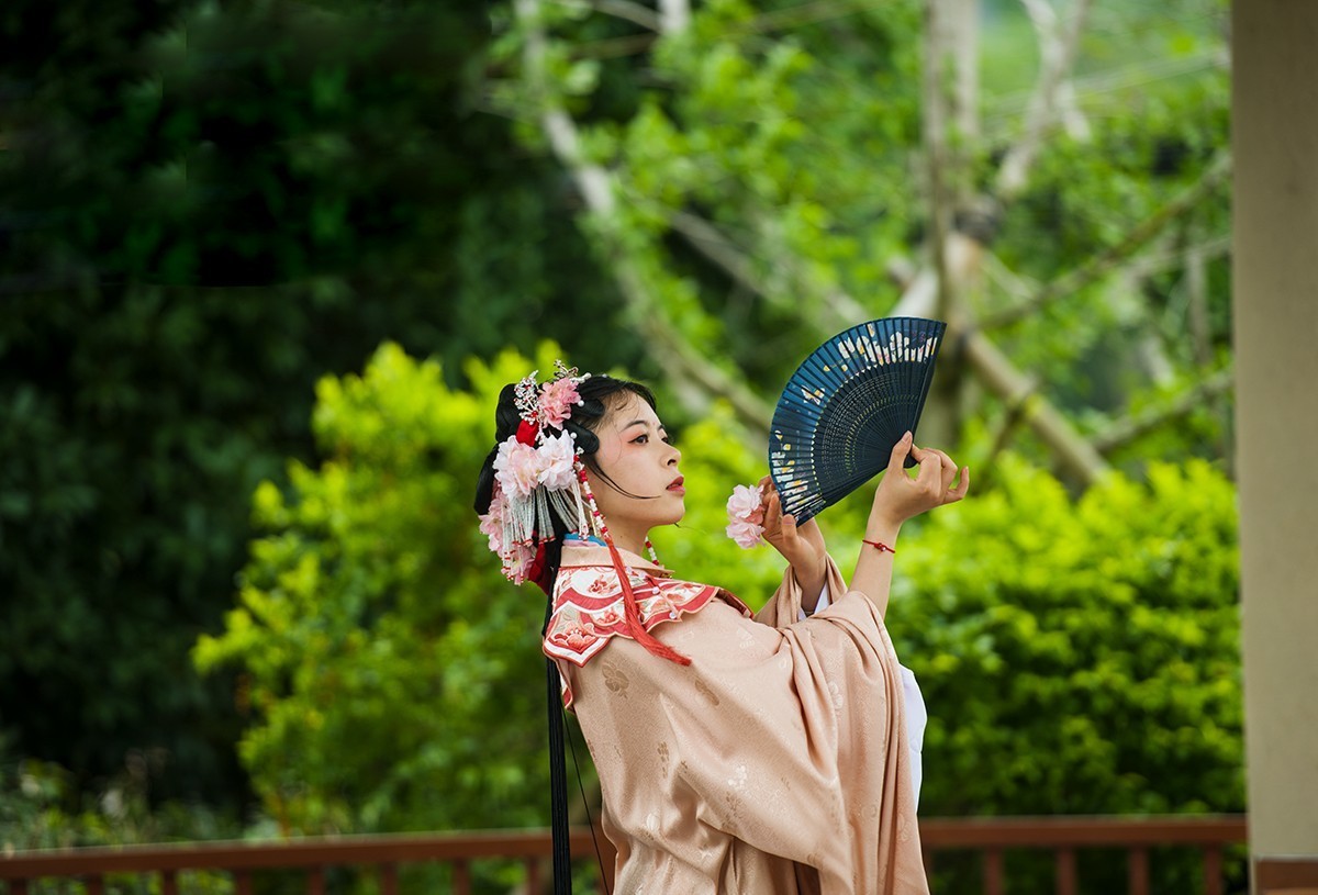 一组《夏日风》恭贺安泽好友荣任小五星空(中国)新版主！