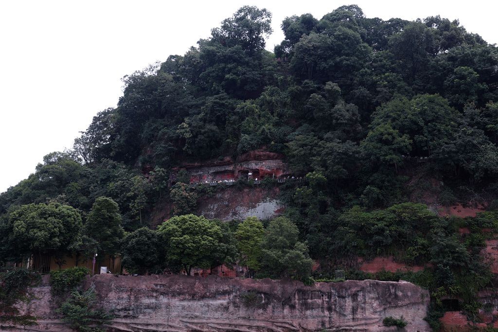 水上看乐山大佛
