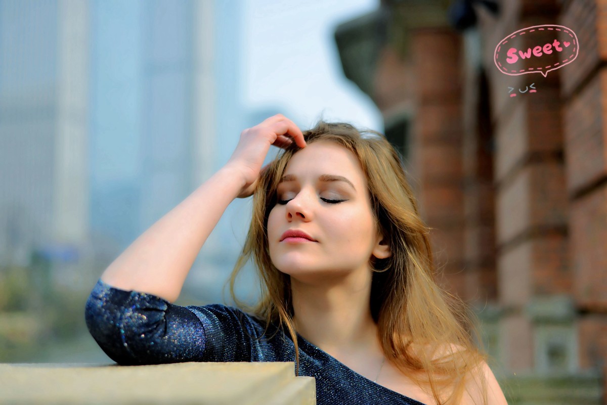 街拍∶俄罗斯美女模特安娜