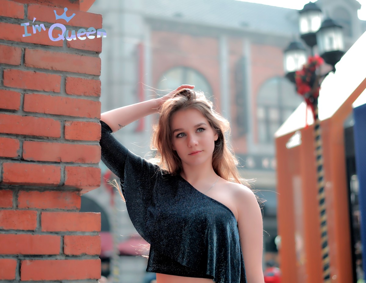 街拍∶俄罗斯美女模特安娜