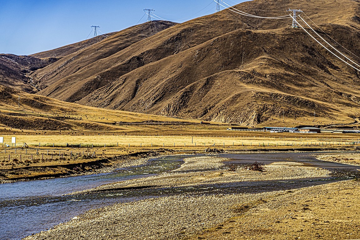 行走在318国道--初探月亮湖【1】