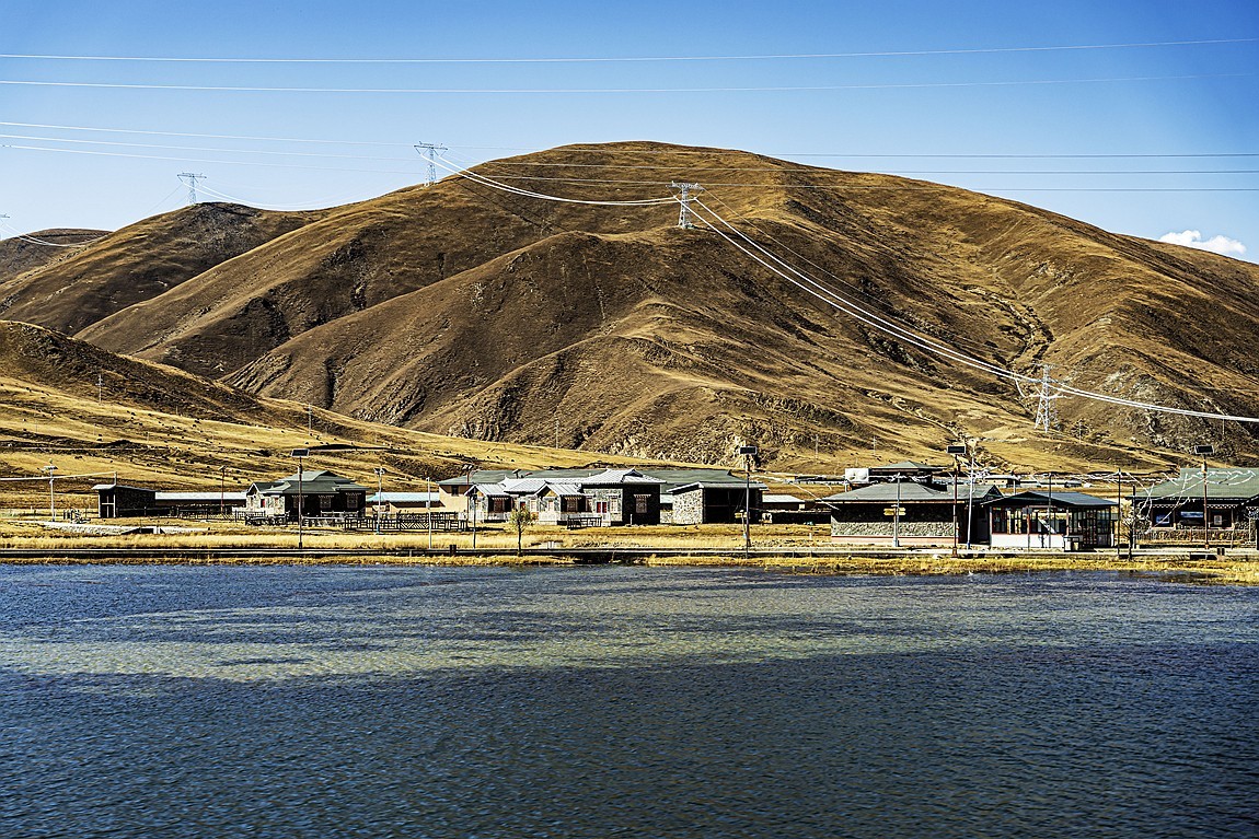 行走在318国道--初探月亮湖【1】