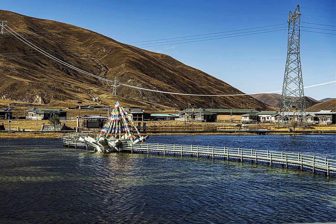 行走在318国道--初探月亮湖【1】