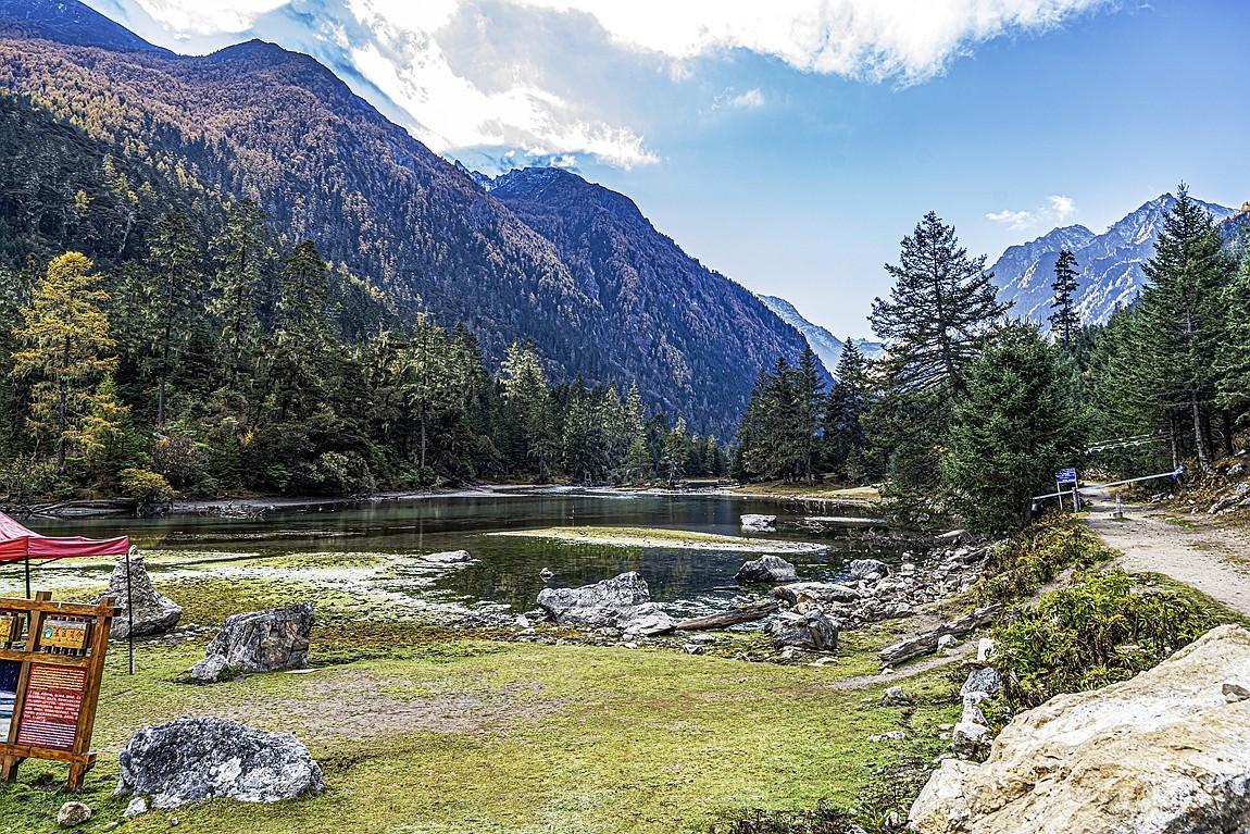行走在318国道--初探月亮湖【1】