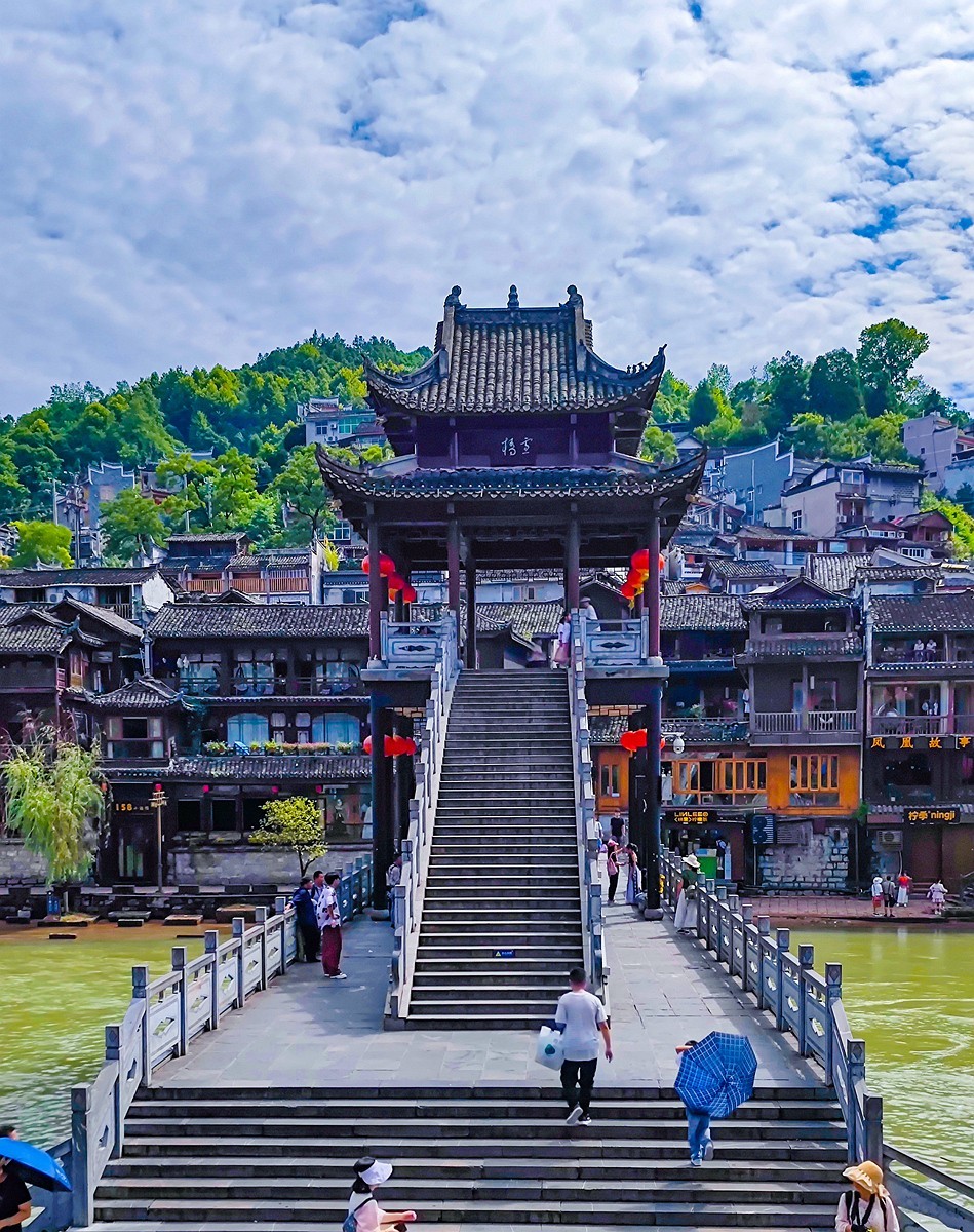 蜀滇黔渝鄂骑游随拍14——凤凰古城