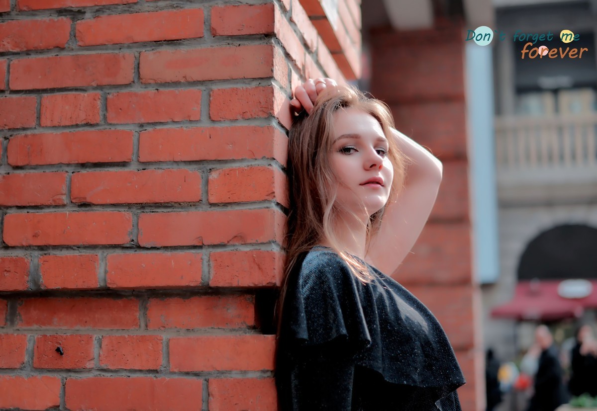 街拍∶俄罗斯美女模特安娜