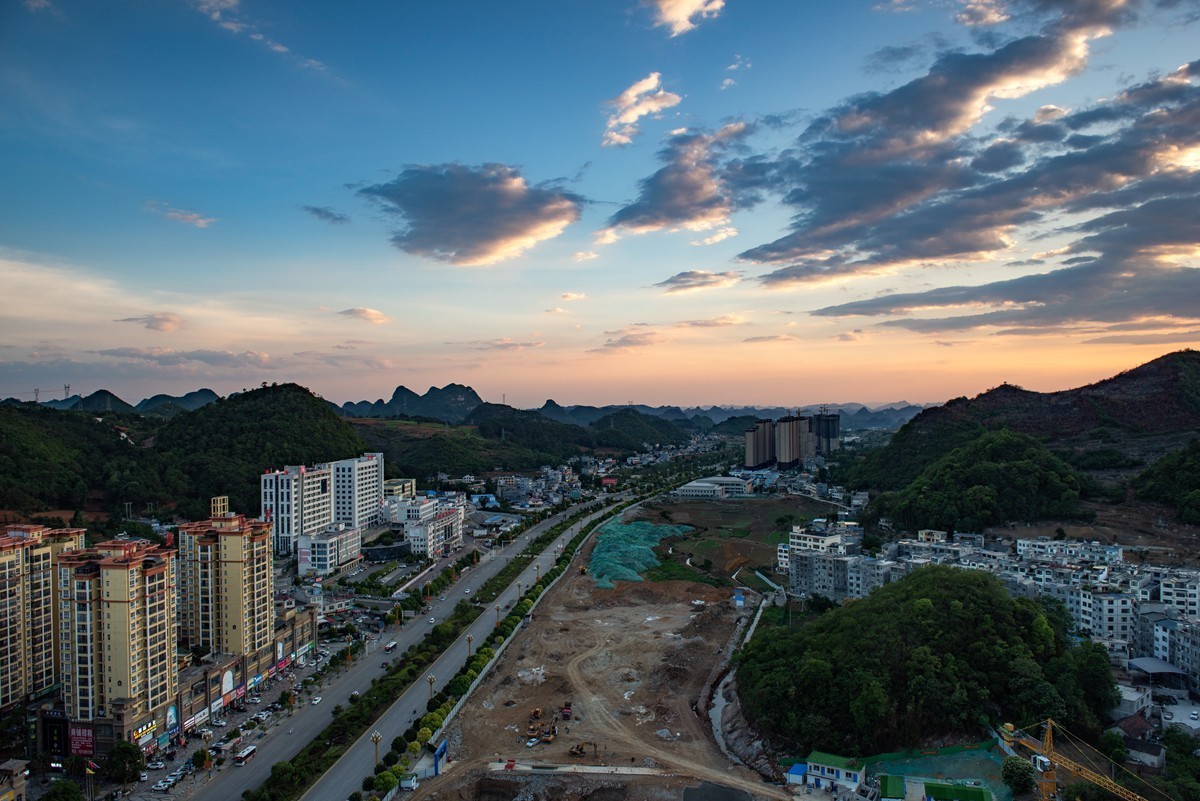 2023.5.16.家乡风景之：楼顶拍夕阳。