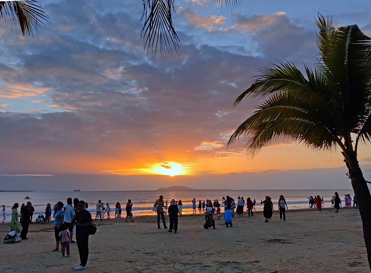 三亚椰梦长廓夕阳231218(2)