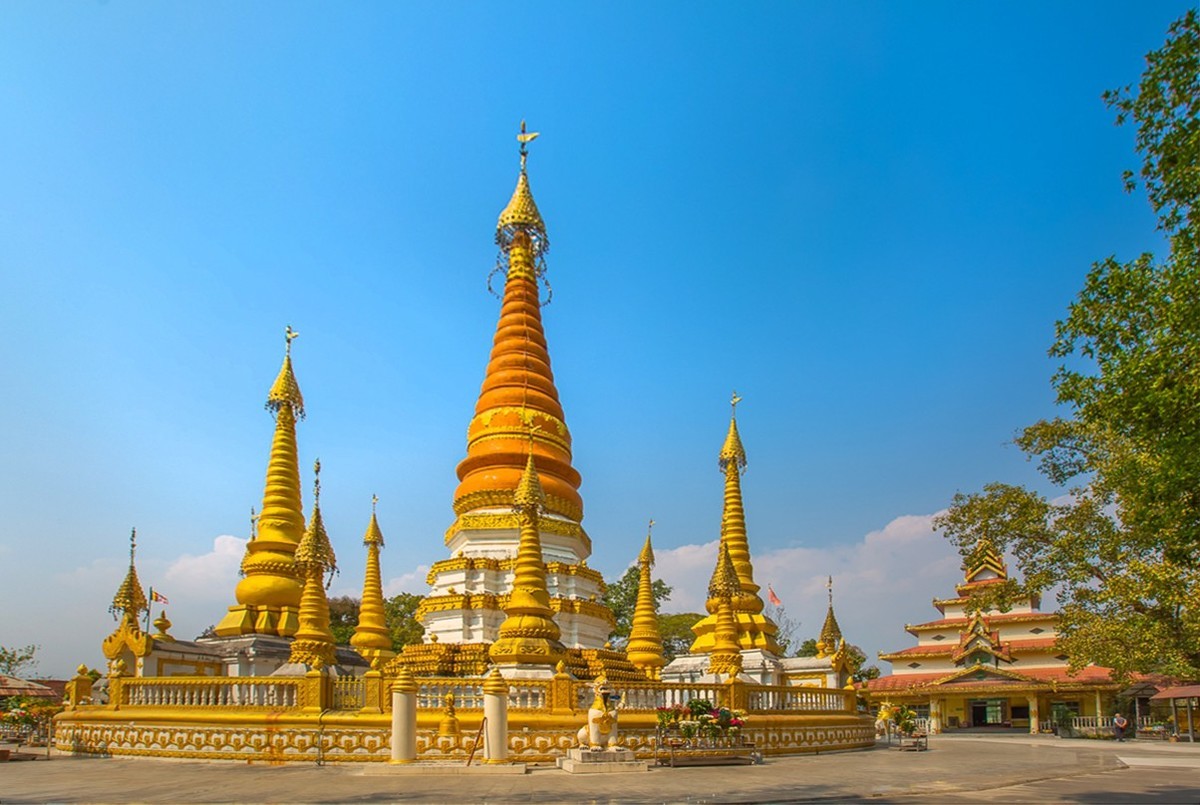 2025-04-09云南瑞丽姐勒金塔（一）