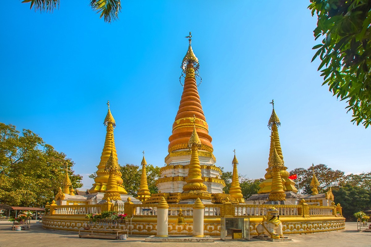 2025-04-09云南瑞丽姐勒金塔（一）