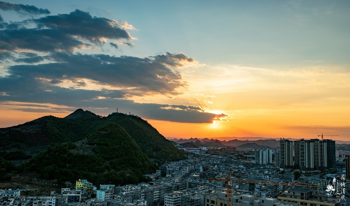 2023.5.16.家乡风景之：楼顶拍夕阳。