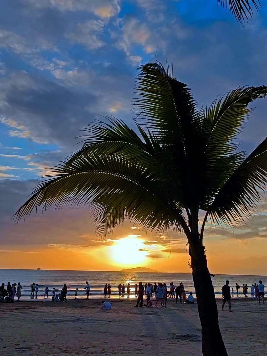 三亚椰梦长廓夕阳231218(2)