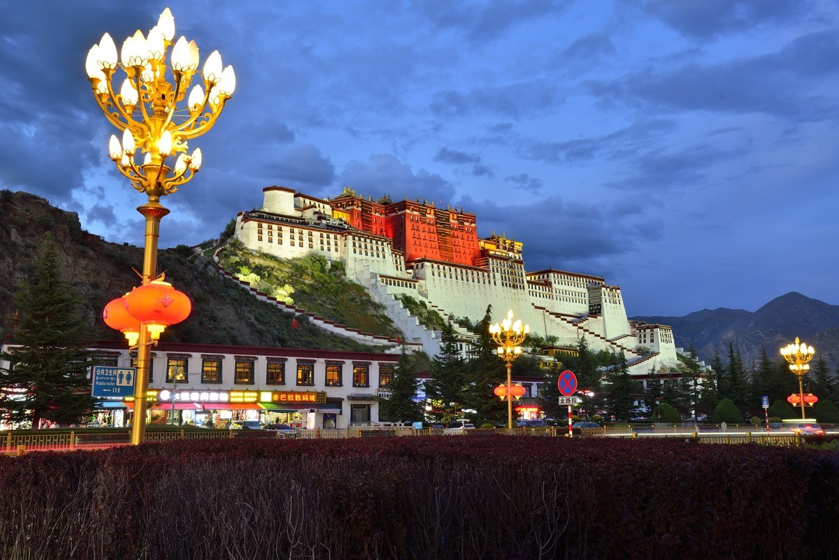 布达拉宫