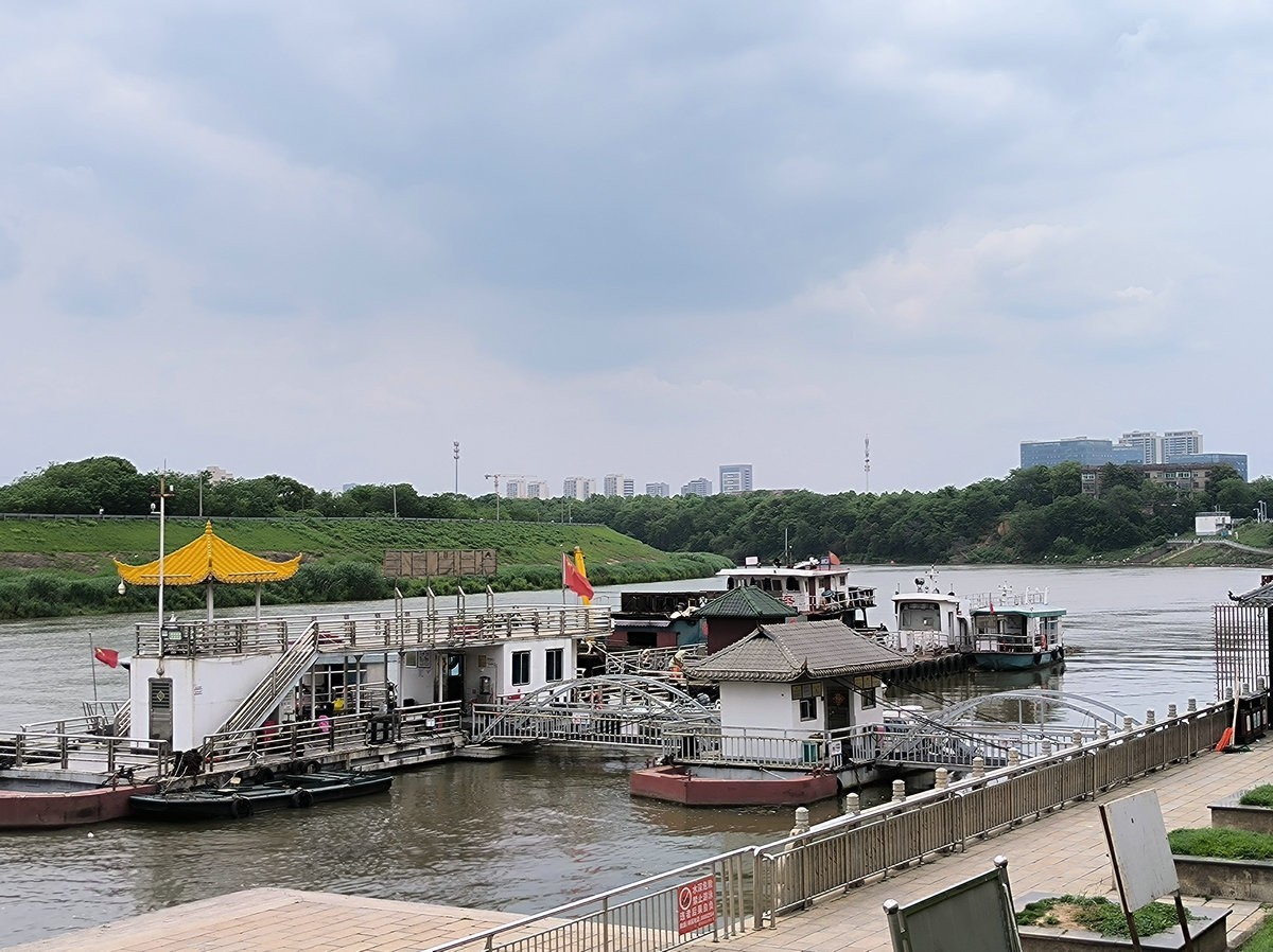 漫步星城 走街串巷（688）梨江港