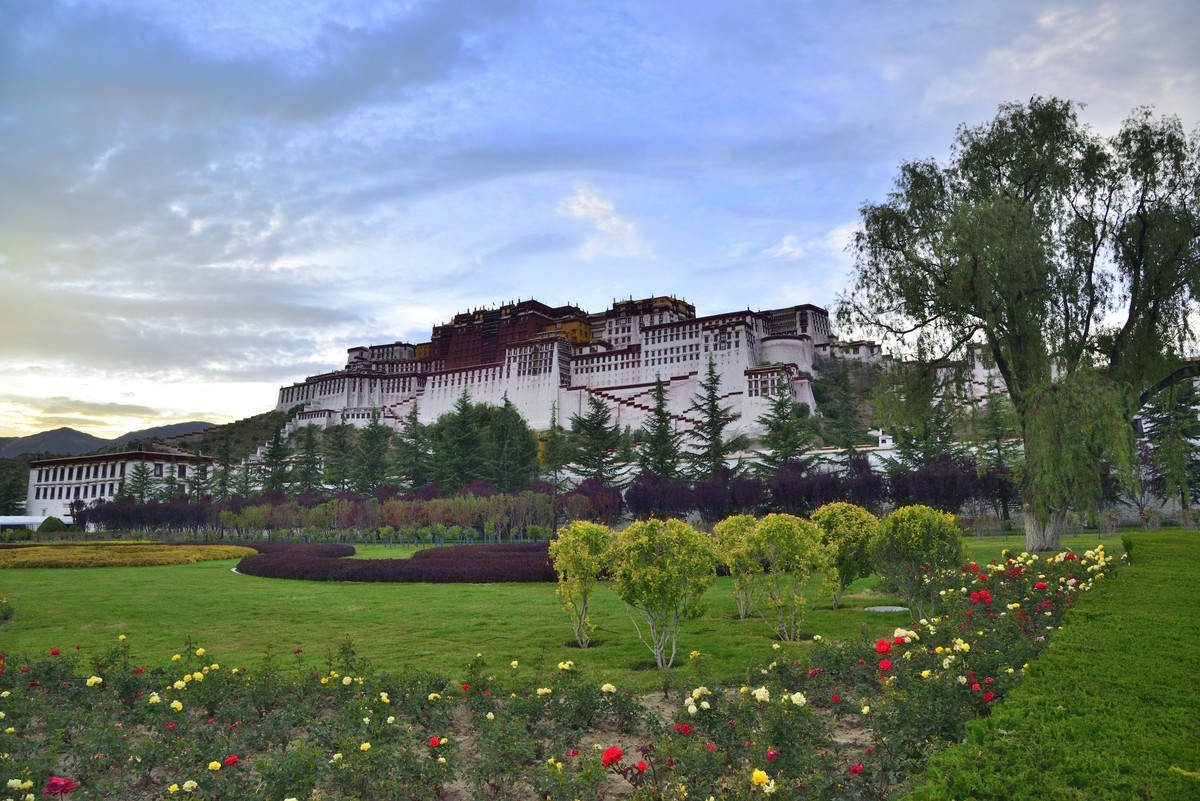 布达拉宫