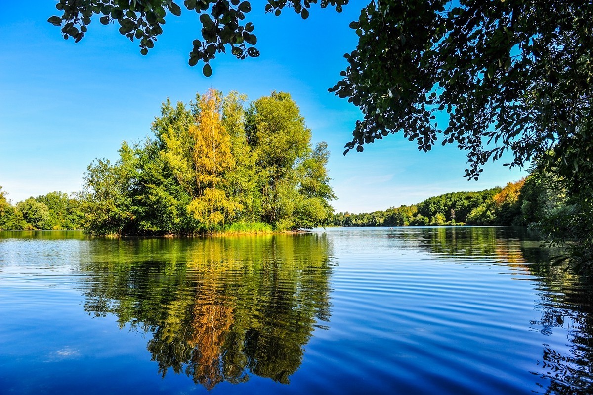 湖景人影（南德）