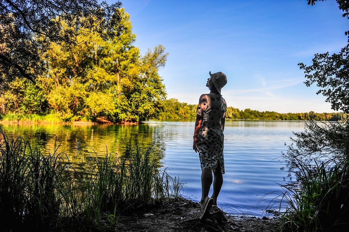 湖景人影（南德）