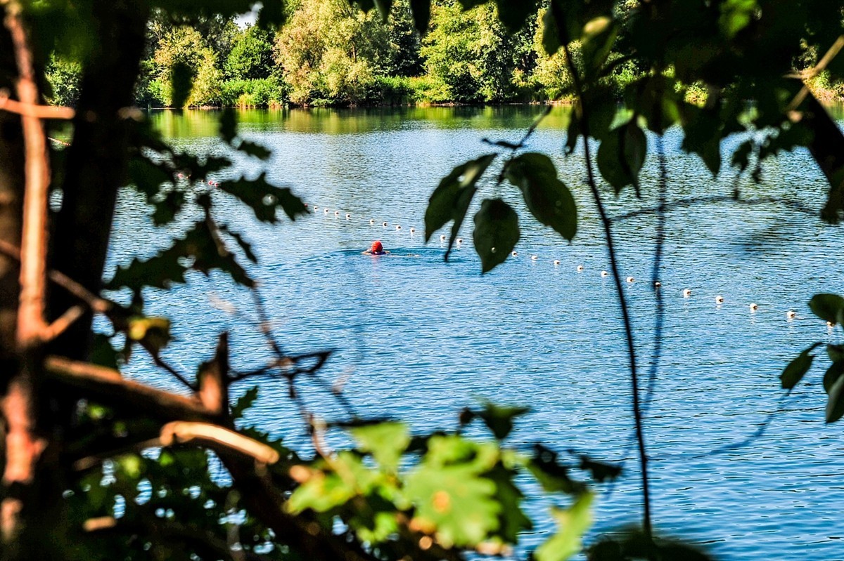 湖景人影（南德）