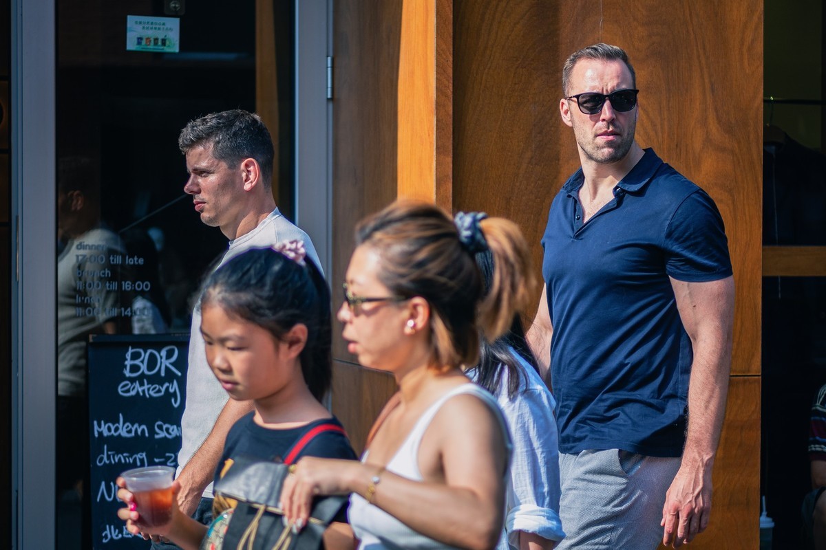 安福路上人物抓拍